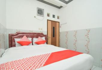 Dua Putri Villa allows 18 year olds to book a room