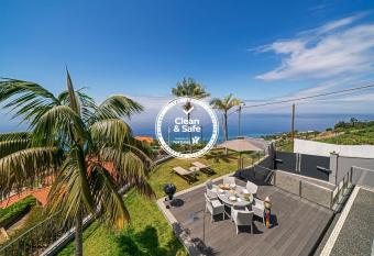 Vila Papagaio Verde by An Island Apart allows 18 year olds to book a room