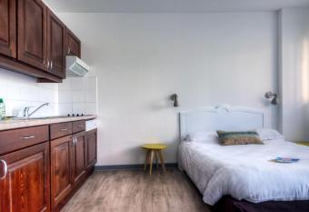 Zenitude H  tel-R  sidences Les Terrasses du Lac has Balcony rooms