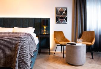 Backyard Apartments by Heimaleiga allows 18 year olds to book a room