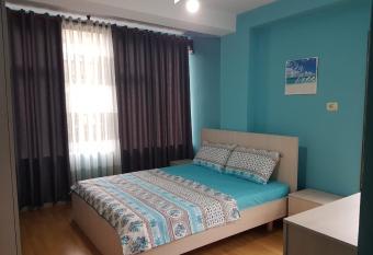 Lovely Apt at the heart of the city&near the lake has Balcony rooms