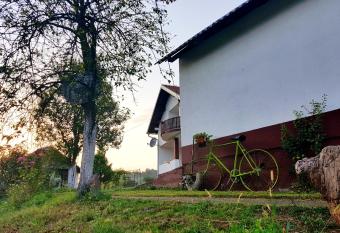 Vikendica Danica allows 18 year olds to book a room