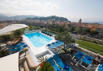 Hotel Aston La Scala allows 18 year olds to book a room