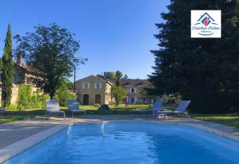 Le Clos Ayanna allows 18 year olds to book a room