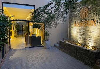 Hamsun Shahrah-e-Faisal has Balcony rooms