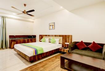 Treebo Trend Emora Hotel And Suites Brookfield allows 18 year olds to book a room