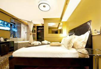 Montefiore 16 - Urban Boutique Hotel allows 18 year olds to book a room