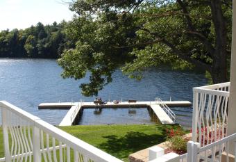 Riverside Hotel, Ascend Hotel Collection has Balcony rooms