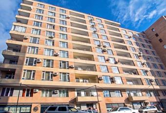 Central Yerevan 2 Bedroom Gorgeous Apartment has Balcony rooms