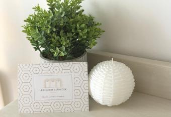 Le C  ur de la Bastide - Adult only allows 18 year olds to book a room