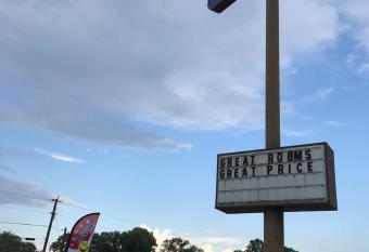 Country Squire Inn and Suites has Smoking rooms