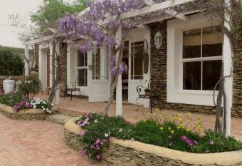 The Cottage 39 Steyn allows 18 year olds to book a room