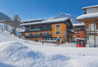 Hotel-Pension Wolfgang has Balcony rooms