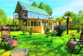 House & Yard Sesil S has Balcony rooms