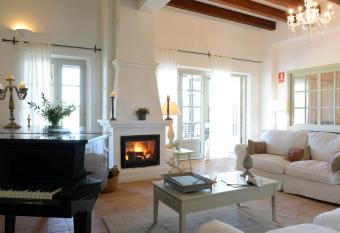 Mas del Mar has Balcony rooms