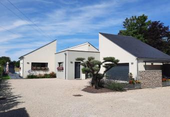 Les Gabions has Balcony rooms