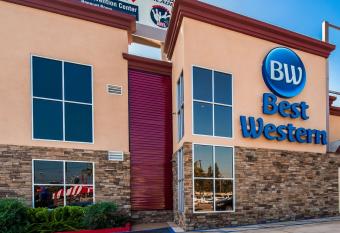 Best Western Canoga Park Motor Inn has Balcony rooms