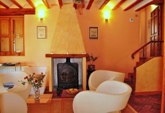 La Casa Alta &&& has Balcony rooms