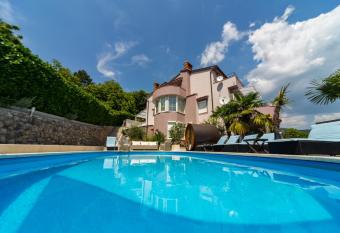 Apartments Melanie has Balcony rooms
