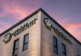 elaya hotel oberhausen allows 18 year olds to book a room