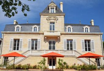 Le Clos des Queyries allows 18 year olds to book a room