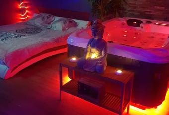 Lov appart allows 18 year olds to book a room