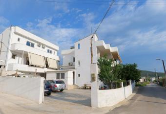 Vila Fredi allows 18 year olds to book a room