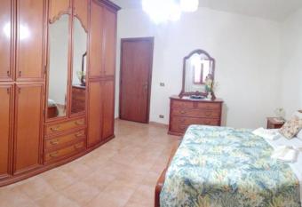 A Casa Mia allows 18 year olds to book a room