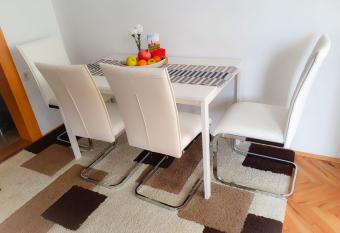 Apartman Goran - 130m Radiochirurgia allows 18 year olds to book a room