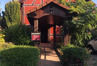 Auberge du Tisserand allows 18 year olds to book a room