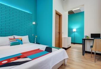 Colors Ladadika Thessaloniki has Balcony rooms