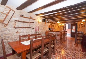 Casa La Torre has Balcony rooms