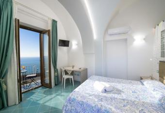 Domus Caterina has Balcony rooms