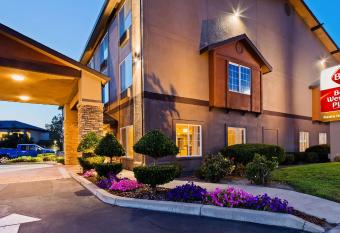 Best Western Plus Rama Inn & Suites allows 18 year olds to book a room