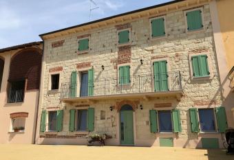 C   dal Bertu has Balcony rooms