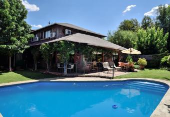 Hostal Cepa Noble allows 18 year olds to book a room