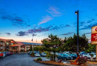 Best Western Plus Landmark Inn has Balcony rooms