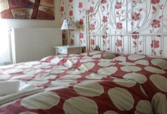 Village House Grevena has Smoking rooms