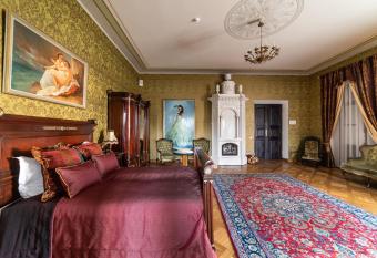 Burbiskio dvaras has Balcony rooms