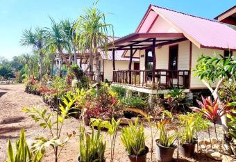 Blue Sky Bungalow has Balcony rooms