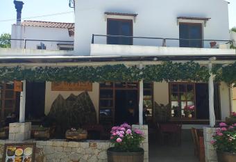 Therisso Rooms has Balcony rooms