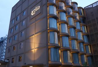 Artilla Inn allows 18 year olds to book a room