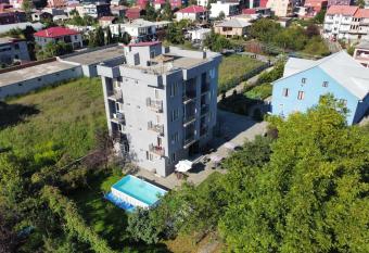 Femily hotel   n batum   maret   str 2 has Balcony rooms