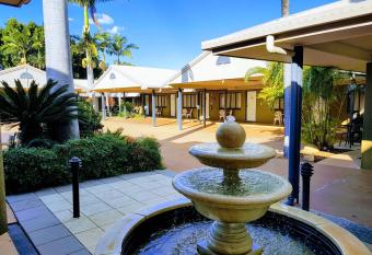 Rockhampton Palms Motor Inn allows 18 year olds to book a room