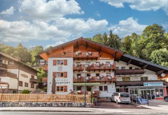 Gasthof Alpensport - Joker Card included - has Balcony rooms