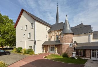 Relais des Trois Ch  teaux H  tel-Restaurant has Balcony rooms