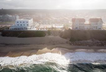 Le Grand Hotel de la Plage has Balcony rooms