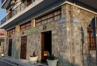 Finikas has Balcony rooms