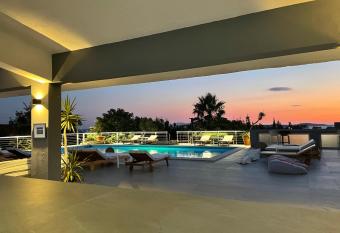 Dela allows 18 year olds to book a room