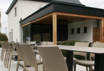 Quarante Cinq has Balcony rooms